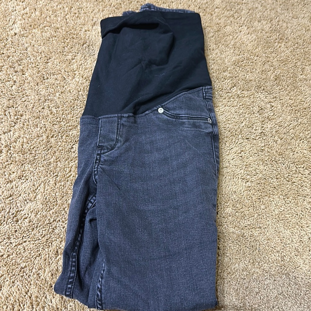 Maternity pants in size M